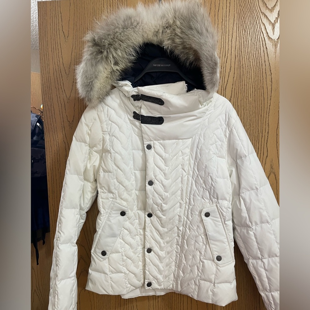 Brand new Sorel fitted down jacket with fur hood, size med